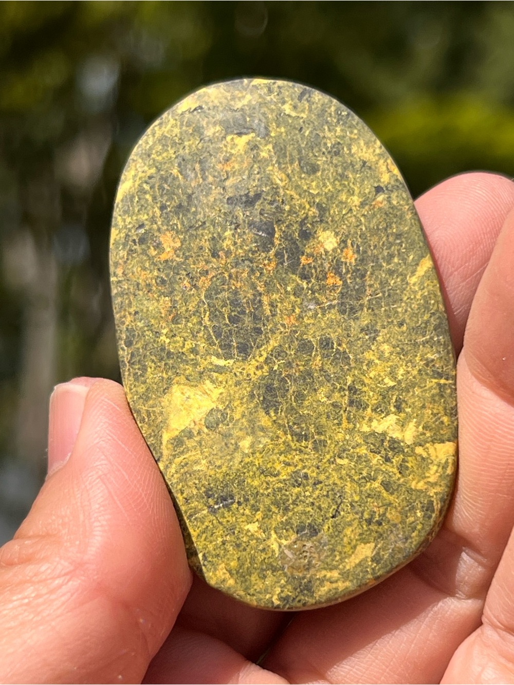 Realgar (1) palmstone | crystal